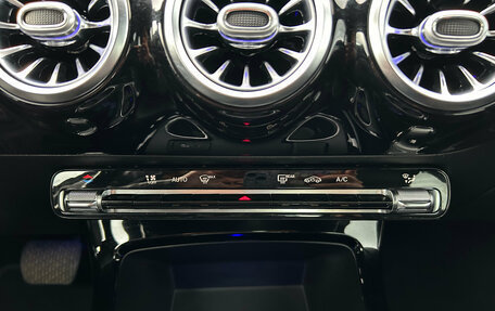 Mercedes-Benz A-Класс, 2019 год, 2 250 000 рублей, 23 фотография