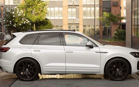 Volkswagen Touareg III, 2019 год, 6 150 000 рублей, 3 фотография
