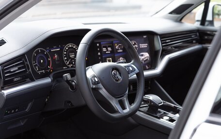Volkswagen Touareg III, 2019 год, 6 150 000 рублей, 20 фотография