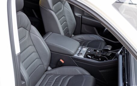 Volkswagen Touareg III, 2019 год, 6 150 000 рублей, 21 фотография