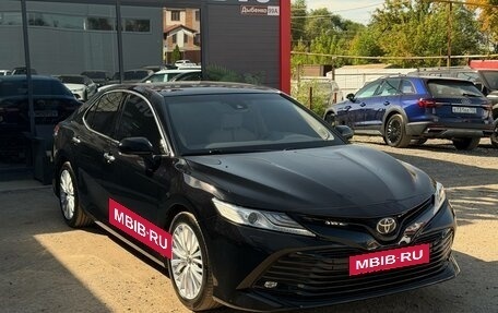 Toyota Camry, 2019 год, 2 600 000 рублей, 3 фотография