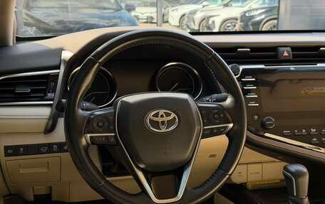 Toyota Camry, 2019 год, 2 600 000 рублей, 17 фотография