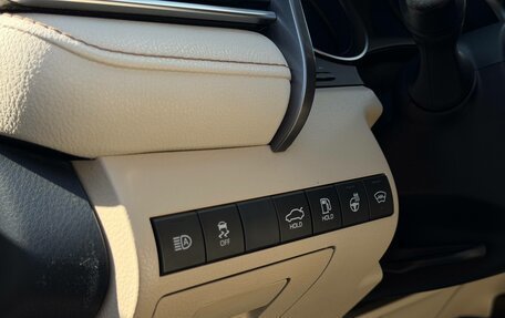 Toyota Camry, 2019 год, 2 600 000 рублей, 21 фотография