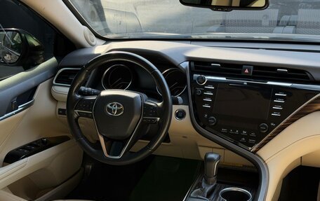 Toyota Camry, 2019 год, 2 600 000 рублей, 34 фотография