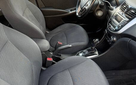 Hyundai Solaris II рестайлинг, 2015 год, 1 020 000 рублей, 11 фотография