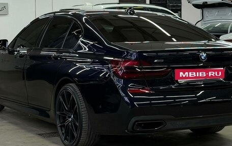 BMW 7 серия, 2015 год, 2 850 000 рублей, 9 фотография