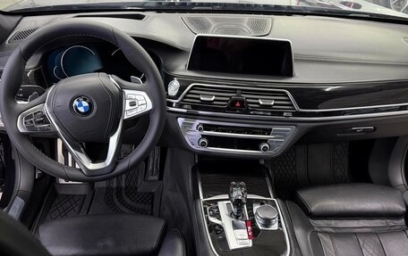 BMW 7 серия, 2015 год, 2 850 000 рублей, 18 фотография