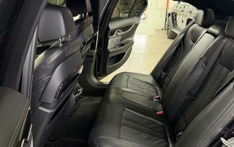 BMW 7 серия, 2015 год, 2 850 000 рублей, 26 фотография