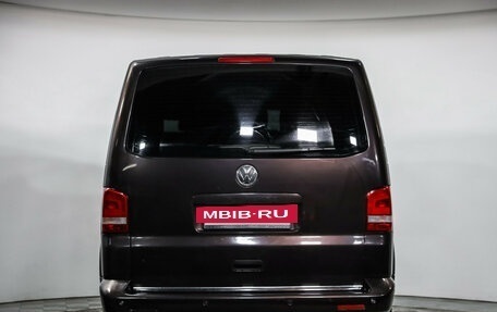 Volkswagen Multivan T5, 2011 год, 2 278 000 рублей, 6 фотография