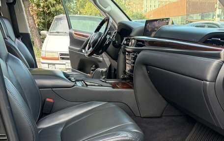 Lexus LX III, 2017 год, 7 400 000 рублей, 26 фотография