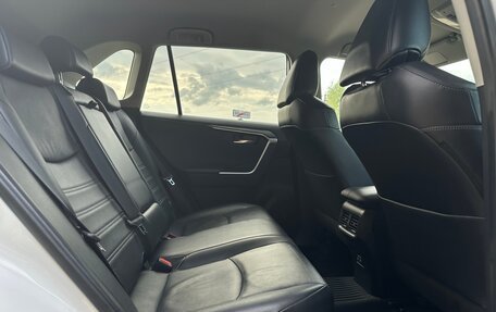 Toyota RAV4, 2022 год, 3 970 000 рублей, 8 фотография