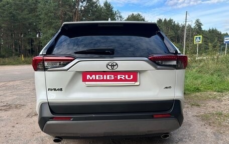 Toyota RAV4, 2022 год, 3 970 000 рублей, 4 фотография