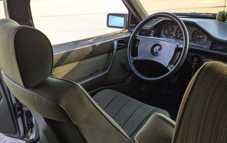 Mercedes-Benz W124, 1986 год, 420 000 рублей, 15 фотография