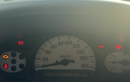 Toyota Platz, 2001 год, 396 000 рублей, 9 фотография