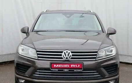 Volkswagen Touareg III, 2015 год, 2 850 000 рублей, 2 фотография