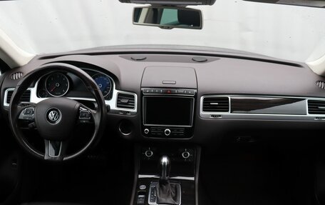Volkswagen Touareg III, 2015 год, 2 850 000 рублей, 14 фотография