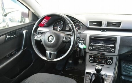 Volkswagen Passat B7, 2011 год, 949 999 рублей, 12 фотография