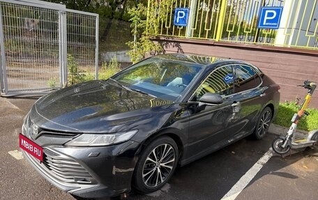 Toyota Camry, 2018 год, 3 000 000 рублей, 1 фотография