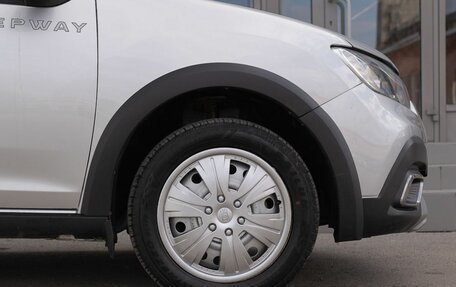 Renault Logan II, 2019 год, 950 000 рублей, 9 фотография