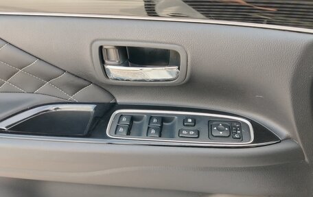 Mitsubishi Outlander III рестайлинг 3, 2022 год, 2 890 000 рублей, 14 фотография