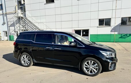 KIA Carnival III, 2019 год, 2 750 000 рублей, 5 фотография