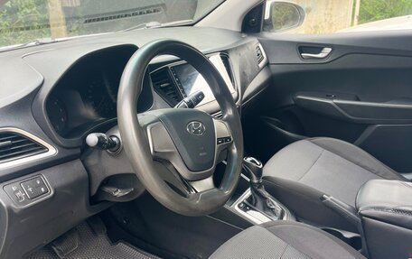 Hyundai Solaris II рестайлинг, 2018 год, 630 000 рублей, 3 фотография
