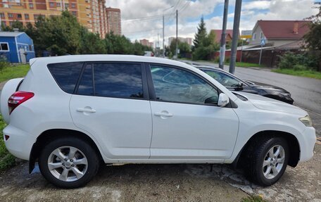Toyota RAV4, 2011 год, 1 300 000 рублей, 4 фотография