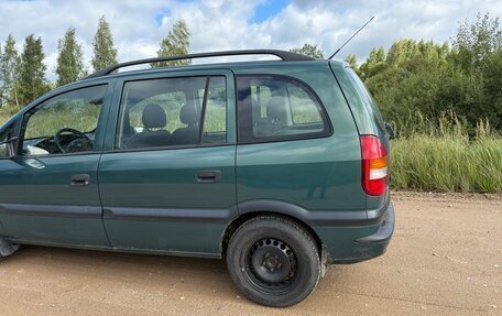 Opel Zafira A рестайлинг, 2002 год, 450 000 рублей, 4 фотография