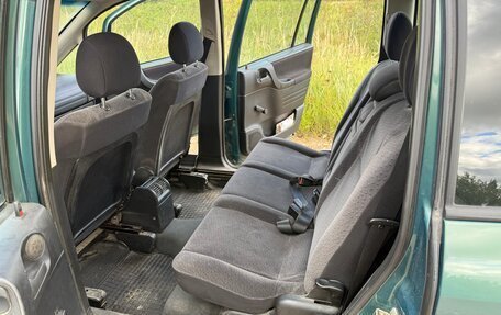 Opel Zafira A рестайлинг, 2002 год, 450 000 рублей, 28 фотография