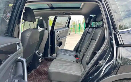 Volkswagen Tiguan II, 2023 год, 2 452 555 рублей, 9 фотография