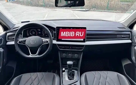 Volkswagen Tiguan II, 2023 год, 2 452 555 рублей, 7 фотография