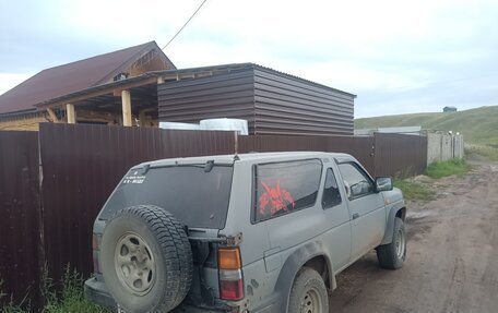 Nissan Terrano II рестайлинг, 1993 год, 490 000 рублей, 8 фотография