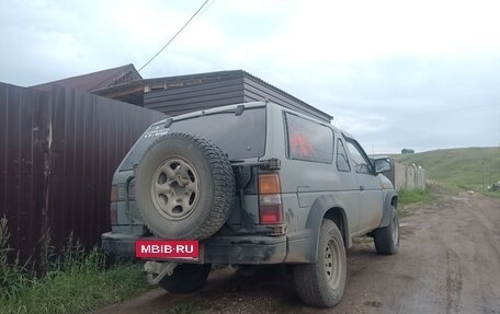 Nissan Terrano II рестайлинг, 1993 год, 490 000 рублей, 9 фотография