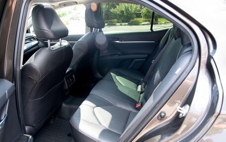 Toyota Camry, 2022 год, 5 600 000 рублей, 14 фотография