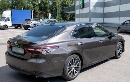 Toyota Camry, 2022 год, 5 600 000 рублей, 4 фотография