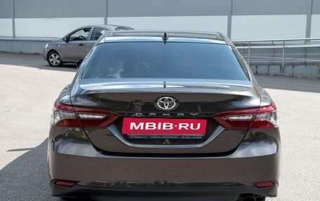 Toyota Camry, 2022 год, 5 600 000 рублей, 7 фотография