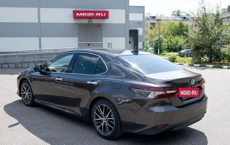 Toyota Camry, 2022 год, 5 600 000 рублей, 6 фотография