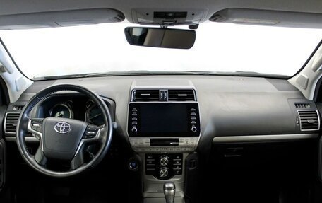 Toyota Land Cruiser Prado 150 рестайлинг 2, 2020 год, 6 900 000 рублей, 13 фотография
