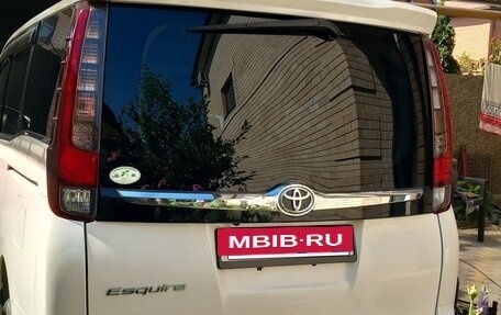 Toyota Esquire I, 2015 год, 2 100 000 рублей, 3 фотография