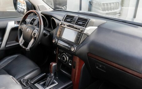 Toyota Land Cruiser Prado 150 рестайлинг 2, 2013 год, 2 958 600 рублей, 6 фотография