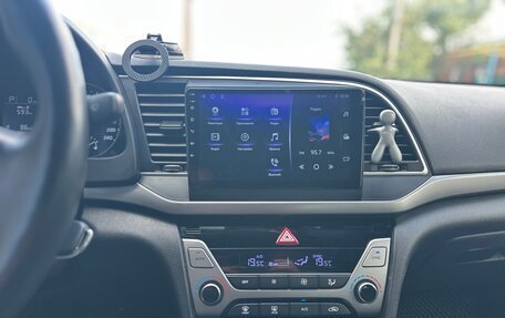 Hyundai Elantra VI рестайлинг, 2018 год, 1 750 000 рублей, 11 фотография