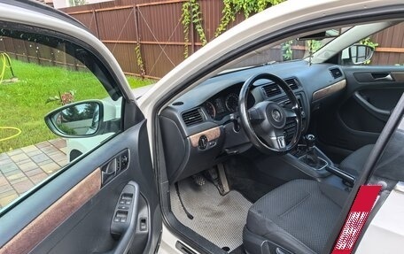 Volkswagen Jetta VI, 2012 год, 1 300 000 рублей, 7 фотография