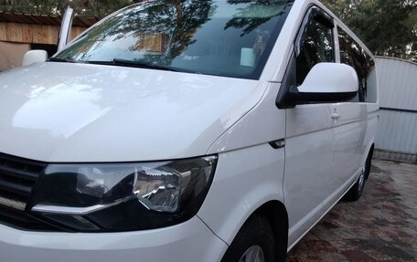 Volkswagen Caravelle T6 рестайлинг, 2018 год, 2 510 000 рублей, 5 фотография
