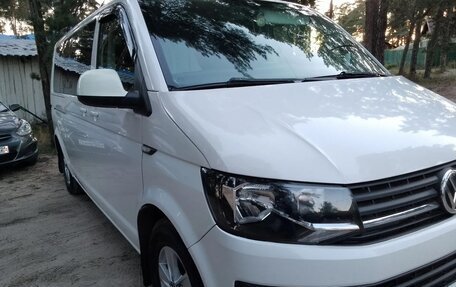 Volkswagen Caravelle T6 рестайлинг, 2018 год, 2 510 000 рублей, 8 фотография