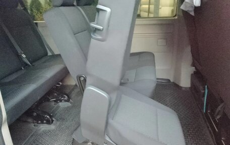 Volkswagen Caravelle T6 рестайлинг, 2018 год, 2 510 000 рублей, 15 фотография