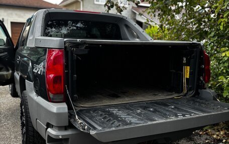 Chevrolet Avalanche I, 2002 год, 1 100 000 рублей, 6 фотография