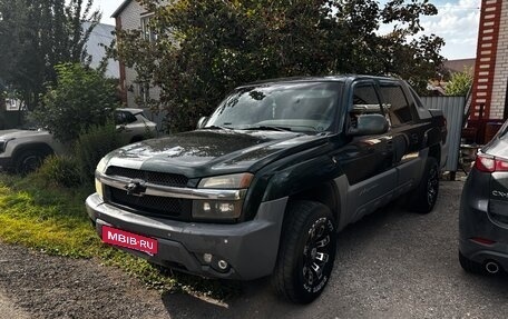 Chevrolet Avalanche I, 2002 год, 1 100 000 рублей, 12 фотография
