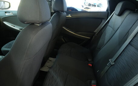 Hyundai Solaris II рестайлинг, 2015 год, 989 000 рублей, 18 фотография