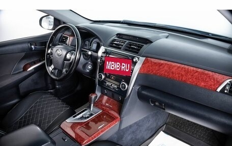 Toyota Camry, 2014 год, 1 499 000 рублей, 10 фотография