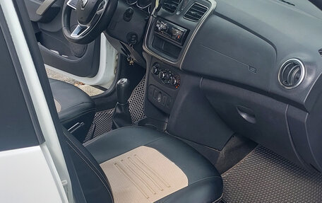 Renault Logan II, 2019 год, 700 000 рублей, 9 фотография